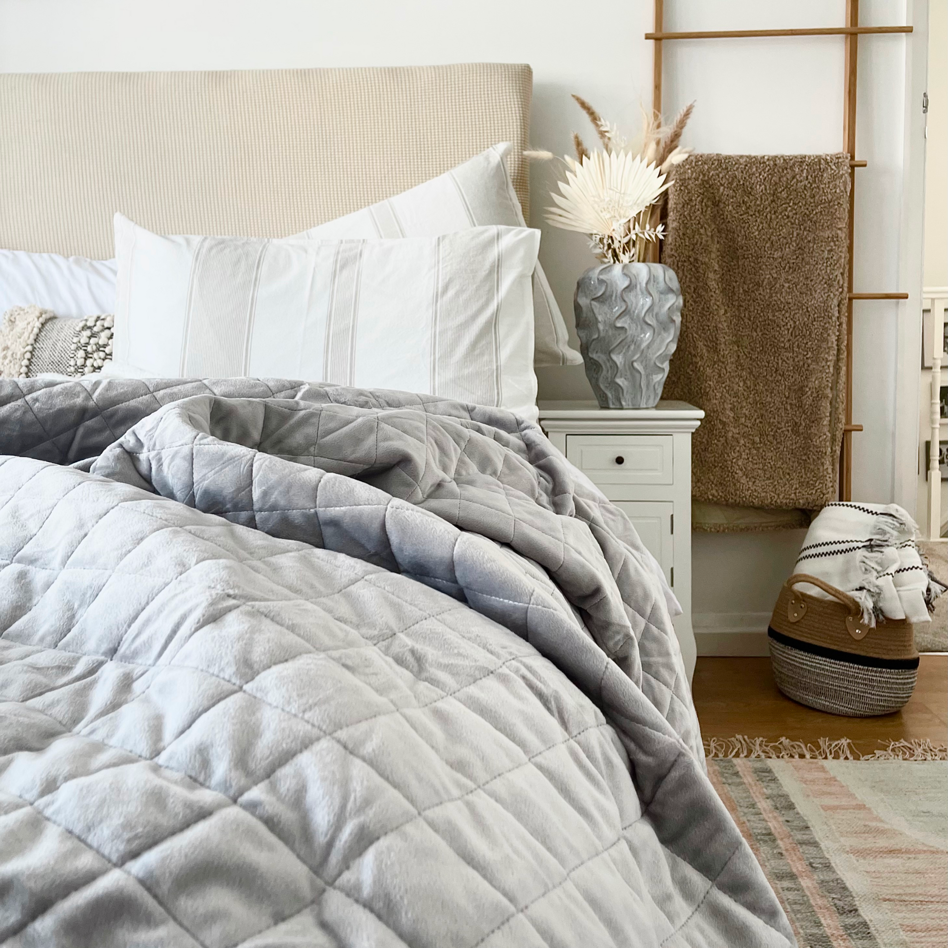 Therapeutic Weighted Blanket - Main Image